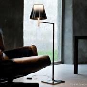 FLOS KTribe F1 Stehleuchte, silber metallic