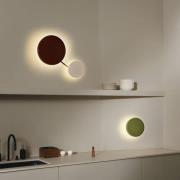 MARSET LED-Wandlampe Caramel, opal, Ø 22 cm, TRIAC, Glas