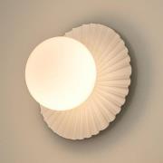 Nuura Wandlampe Liila Muuse, Ø 20 cm IP44, weiß/opal
